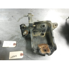 105P003 Right Motor Mount Bracket For 05-07 Ford Freestyle  3.0 5F936A067AE